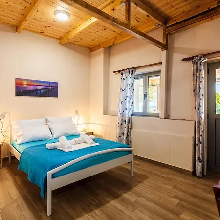 Makarounis Athanasios Traditional Apartments Petalídhion Exterior photo