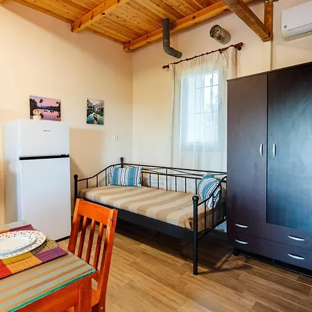 Makarounis Athanasios Traditional Apartments Petalídhion Exterior photo