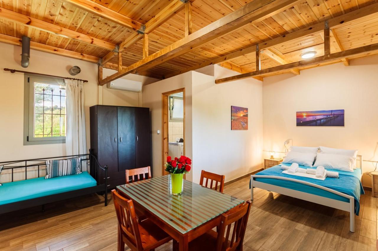 Makarounis Athanasios Traditional Apartment *